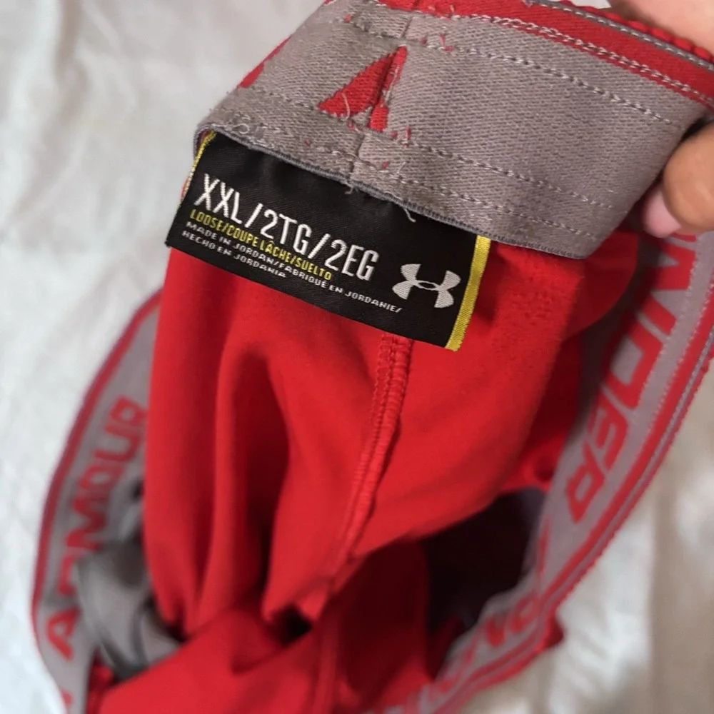 Under Armour Shorts Mens XXL Red Loose Fit Athletic Gym Running Workout Basketba